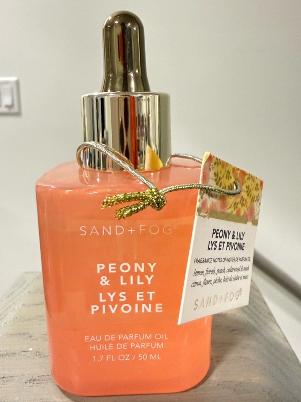 Summer vibe! ☀️ SAND + Fog Peony & Lily Oil .